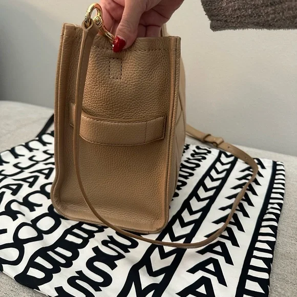 Marc Jacobs Medium Tan Leather Tote - Picture 5 of 11